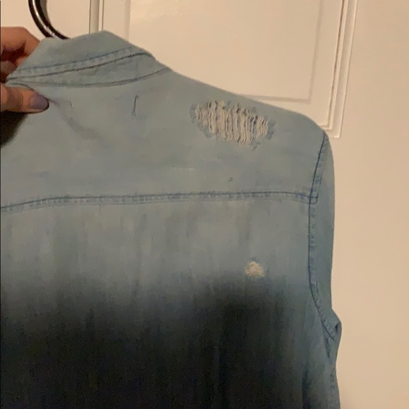 Button up - Picture 3 of 3